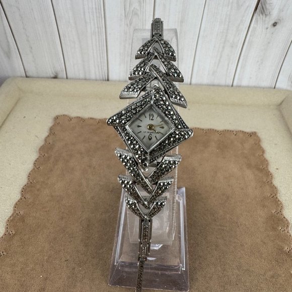Fabulous Vintage 1920-1930's Ladies Wrist Watch Bracelet with Marcasite Settings - Picture 2 of 10